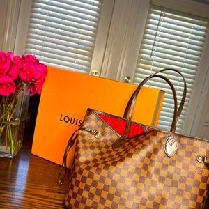Louis Vuitton Classic Tote